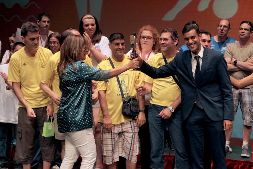 Gala FEMADDI - Imagen de personas en el escenario.