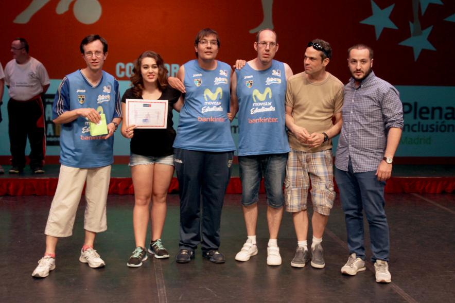 Gala FEMADDI - Imagen de personas en el escenario.