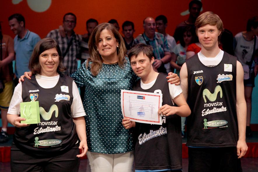 Gala FEMADDI - Imagen de equipo premiado en la gala.