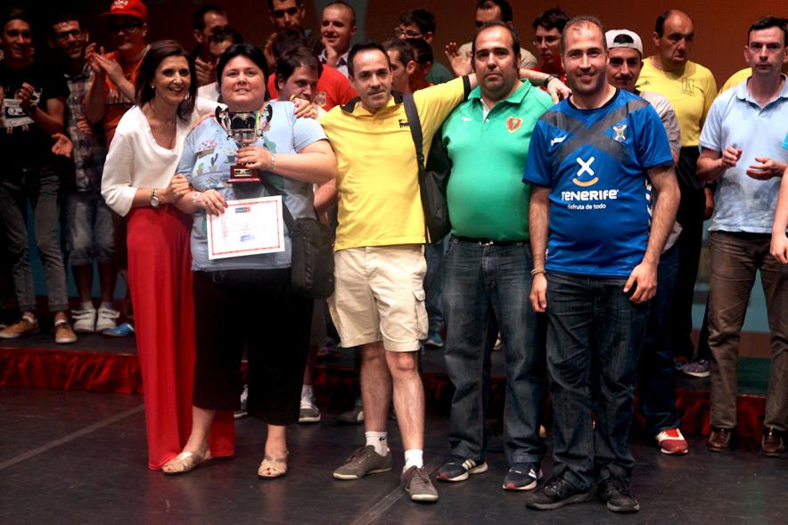 Gala FEMADDI - Imagen de personas en el escenario.