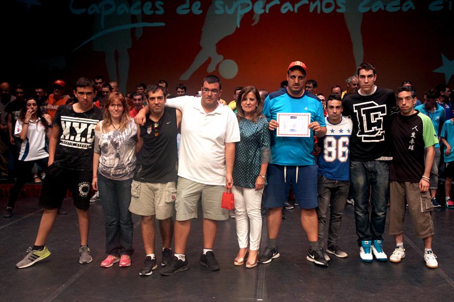 Gala FEMADDI - Imagen de personas en el escenario.