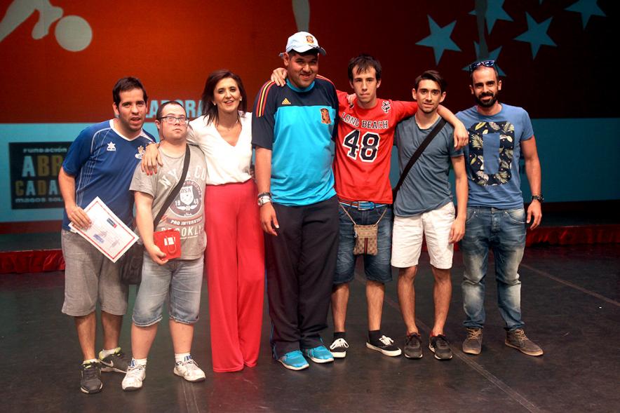 Gala FEMADDI - Imagen de personas en el escenario.