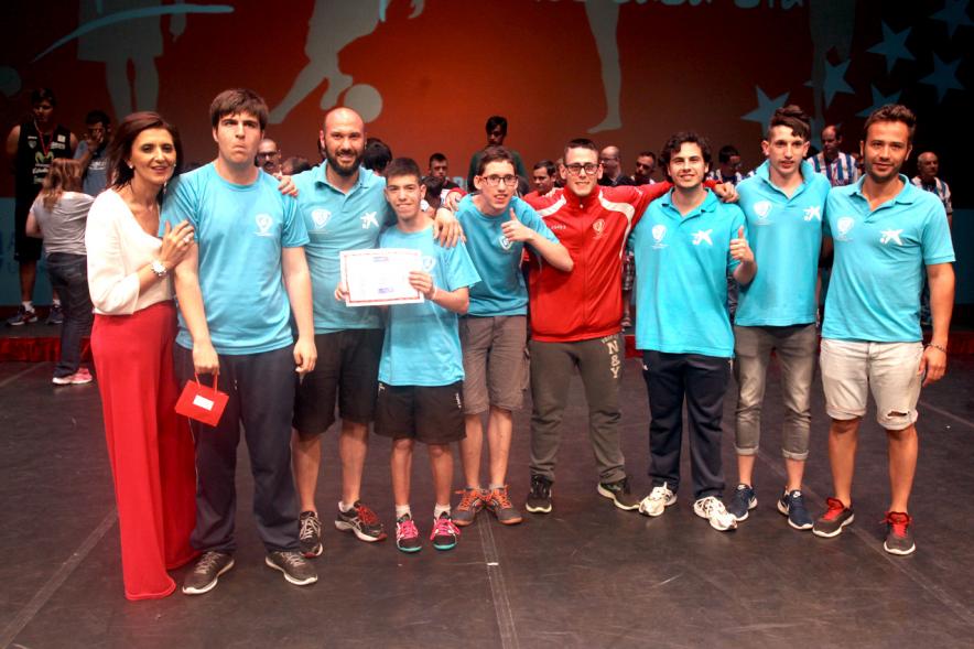 Gala FEMADDI - Imagen de personas en el escenario.