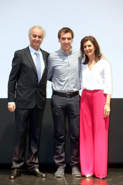 Gala Fundal 2017 - Imagen de un grupo de personas en el escenario.