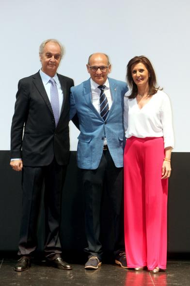 Gala Fundal 2017 - Imagen de un grupo de personas en el escenario.