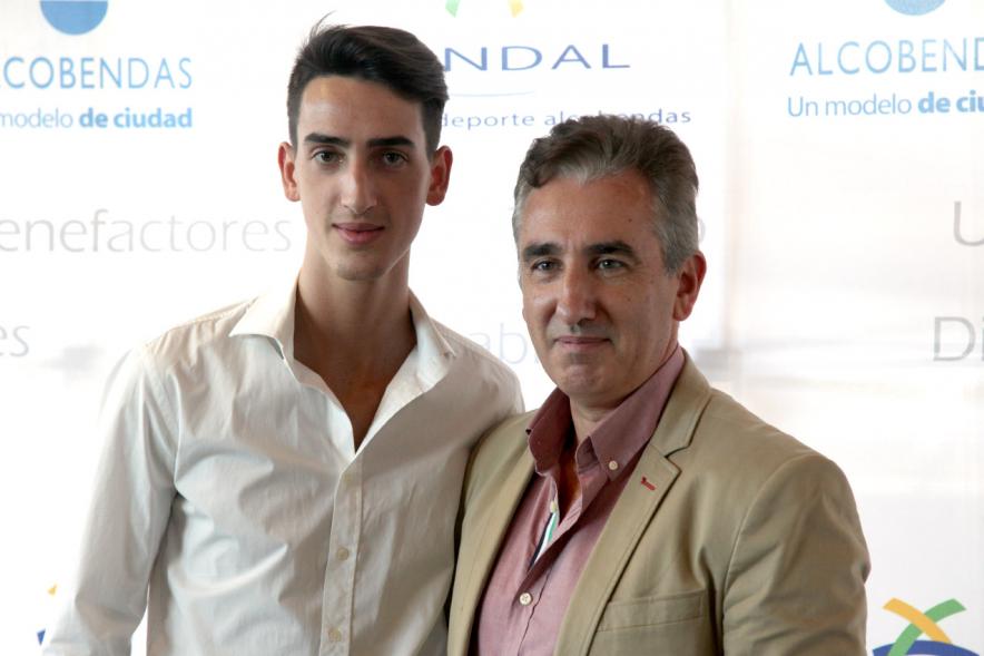 Gala Fundal 2017 - Imagen autoridades posando en el photocall del evento.