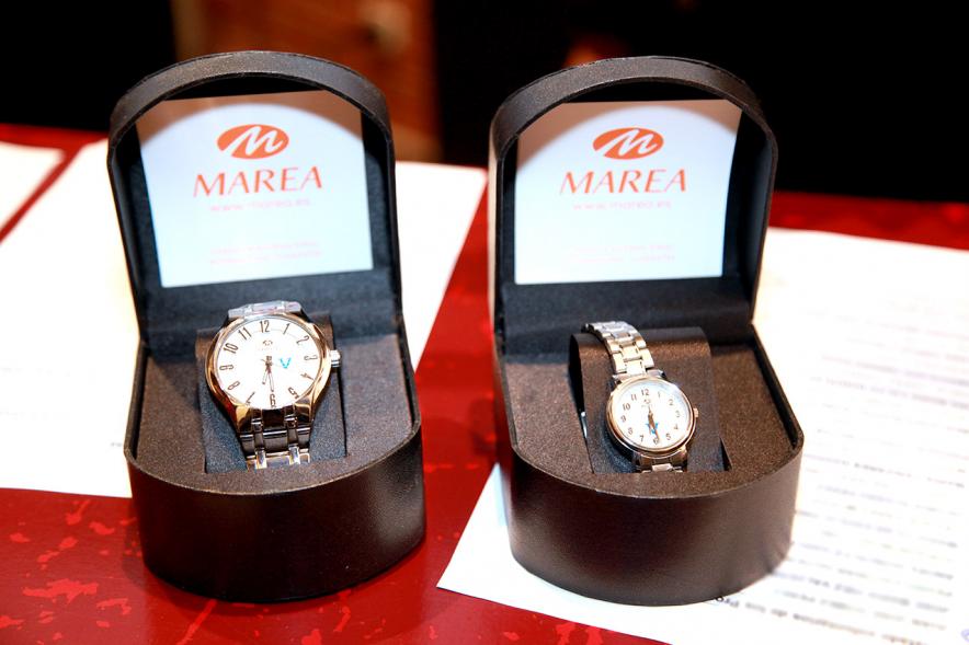 Gala del Voluntariado 2016 - Imagen de los relojes entregados a los galardonados.