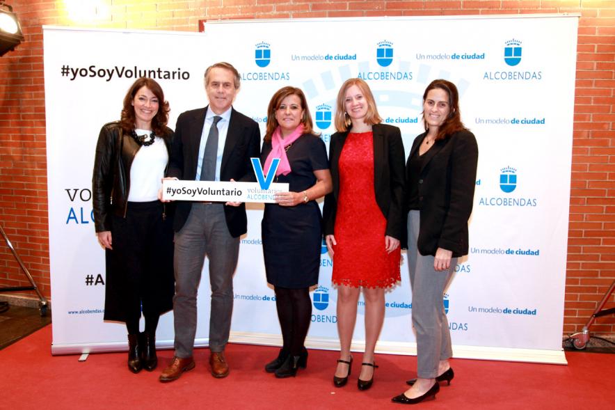Gala del Voluntariado 2016 - Imagen de asistentes a la gala en el photocall del evento.