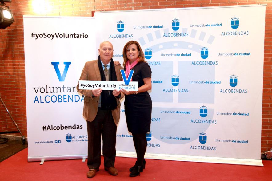 Gala del Voluntariado 2016 - Imagen de asistentes a la gala en el photocall del evento.