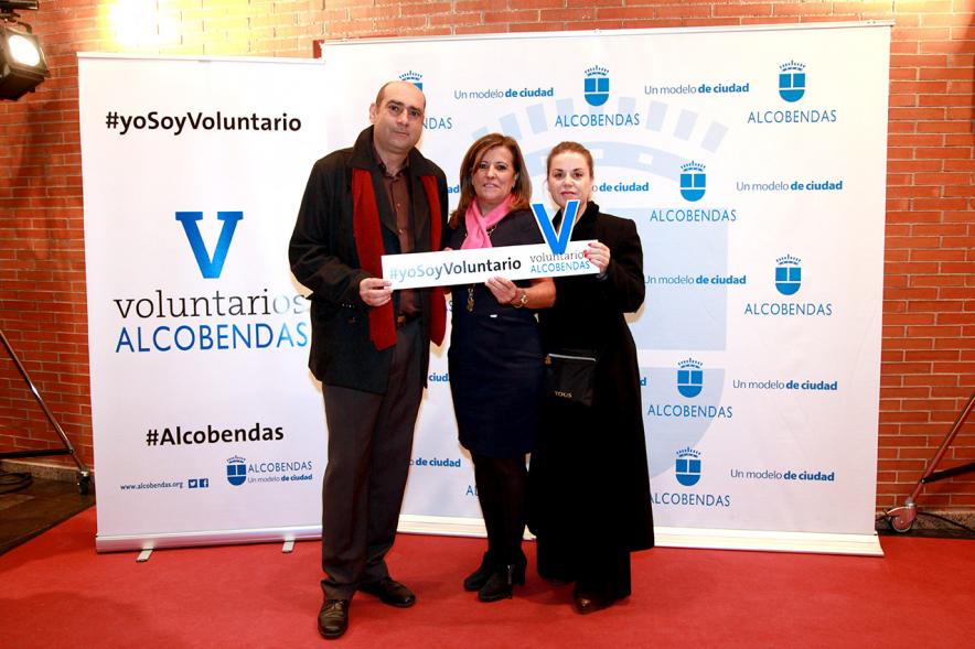 Gala del Voluntariado 2016 - Imagen de asistentes a la gala en el photocall del evento.
