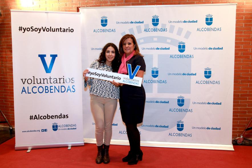 Gala del Voluntariado 2016 - Imagen de asistentes a la gala en el photocall del evento.