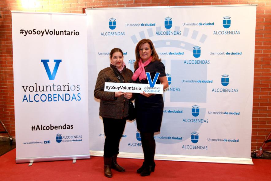 Gala del Voluntariado 2016 - Imagen de asistentes a la gala en el photocall del evento.