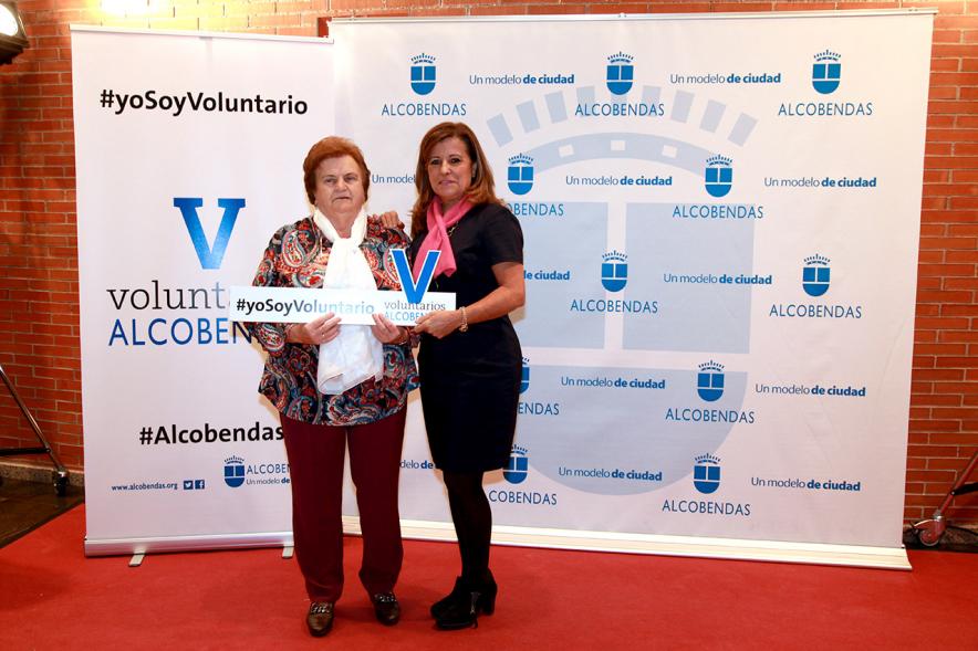 Gala del Voluntariado 2016 - Imagen de asistentes a la gala en el photocall del evento.
