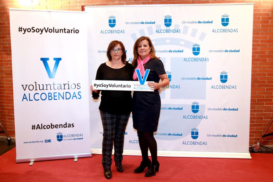 Gala del Voluntariado 2016 - Imagen de asistentes a la gala en el photocall del evento.