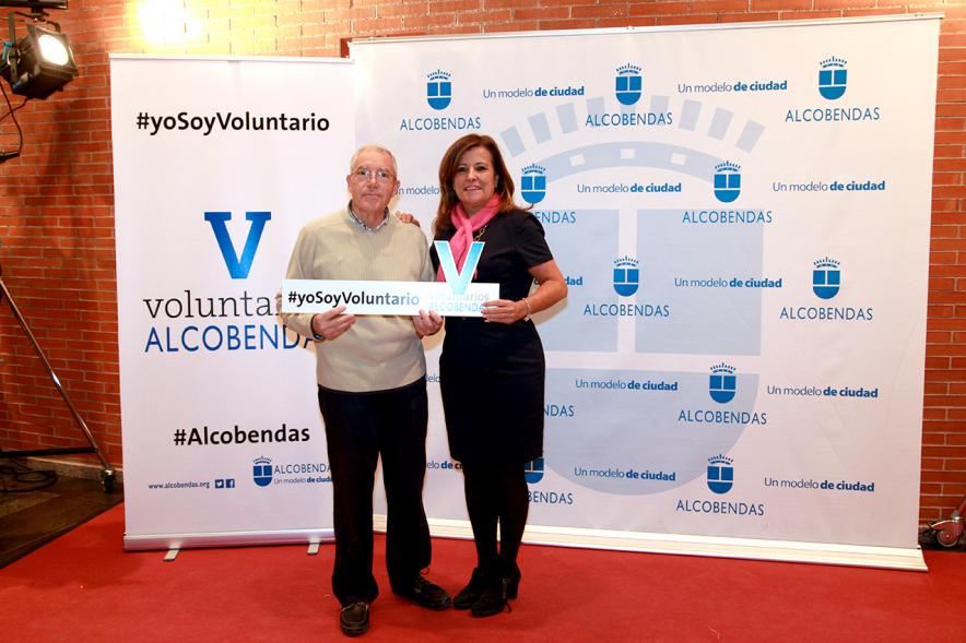 Gala del Voluntariado 2016 - Imagen de asistentes a la gala en el photocall del evento.