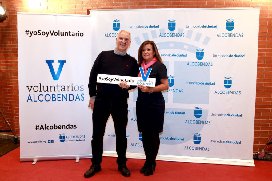 Gala del Voluntariado 2016 - Imagen de asistentes a la gala en el photocall del evento.