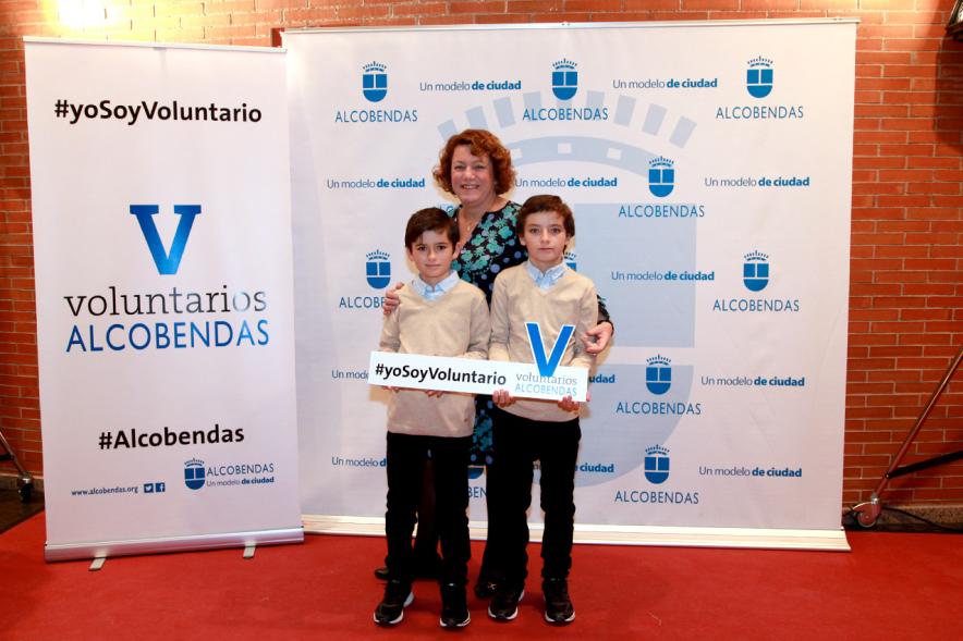 Gala del Voluntariado 2016 - Imagen de asistentes a la gala en el photocall del evento.