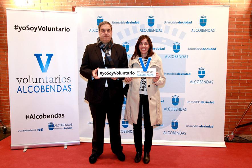 Gala del Voluntariado 2016 - Imagen de asistentes a la gala en el photocall del evento.