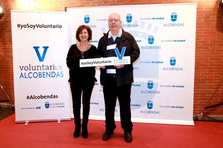 Gala del Voluntariado 2016 - Imagen de asistentes a la gala en el photocall del evento.
