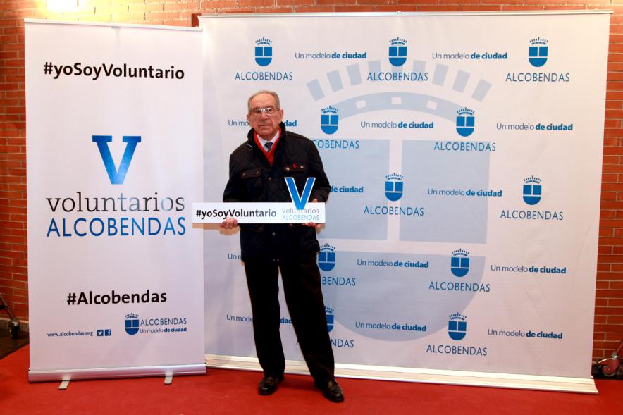 Gala del Voluntariado 2016 - Imagen de un asistente a la gala en el photocall del evento.