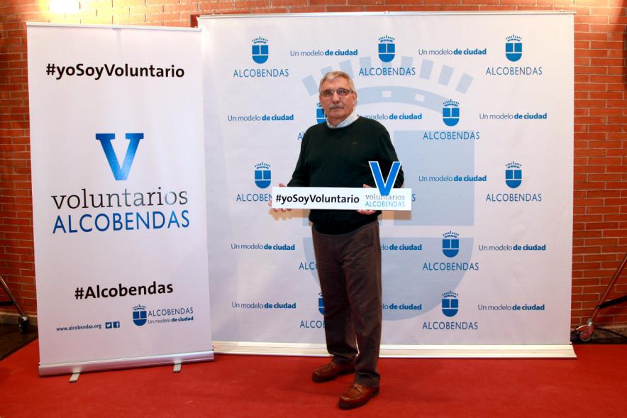 Gala del Voluntariado 2016 - Imagen de un asistente a la gala en el photocall del evento.