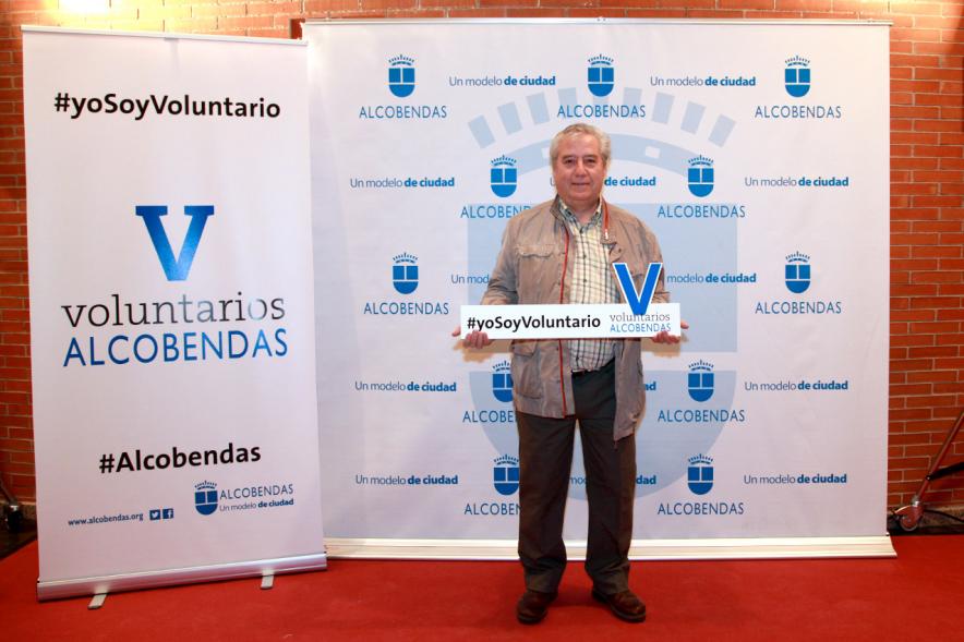 Gala del Voluntariado 2016 - Imagen de un asistente a la gala en el photocall del evento.
