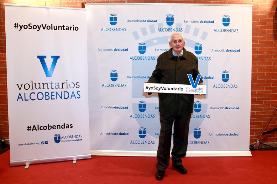 Gala del Voluntariado 2016 - Imagen de un asistente a la gala en el photocall del evento.