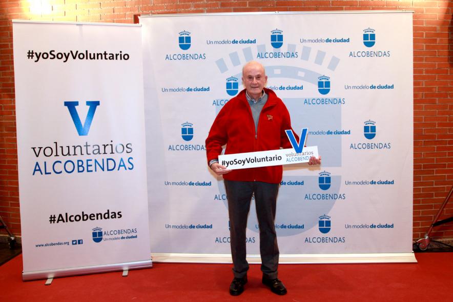 Gala del Voluntariado 2016 - Imagen de un asistente a la gala en el photocall del evento.