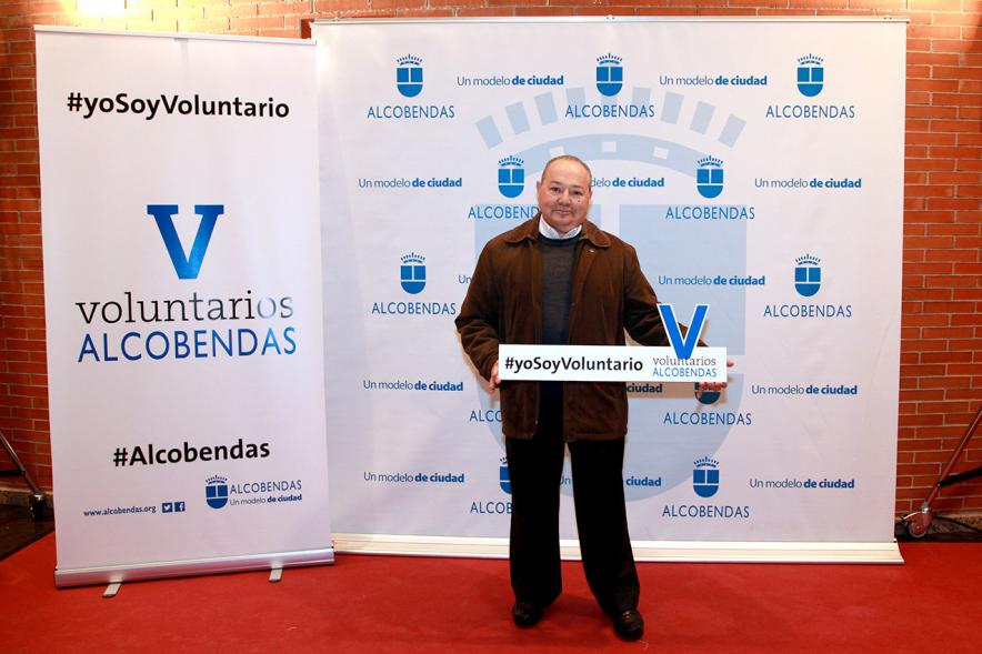 Gala del Voluntariado 2016 - Imagen de un asistente a la gala en el photocall del evento.