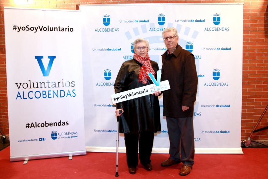 Gala del Voluntariado 2016 - Imagen de asistentes a la gala en el photocall del evento.