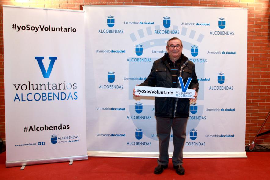 Gala del Voluntariado 2016 - Imagen de un asistente a la gala en el photocall del evento.