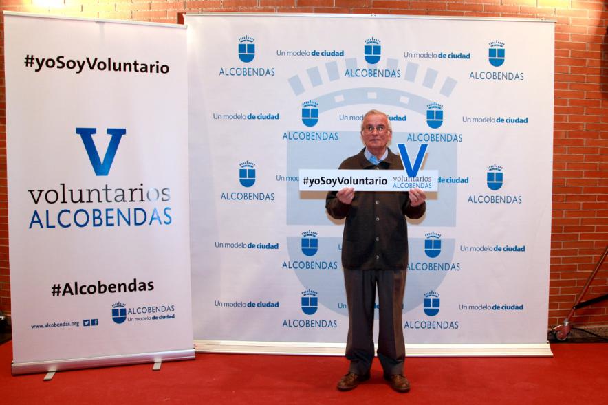 Gala del Voluntariado 2016 - Imagen de un asistente a la gala en el photocall del evento.