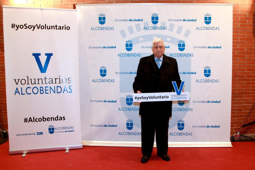 Gala del Voluntariado 2016 - Imagen de un asistente a la gala en el photocall del evento.