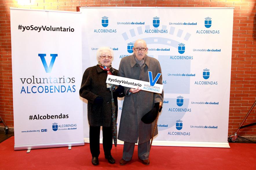 Gala del Voluntariado 2016 - Imagen de asistentes a la gala en el photocall del evento.