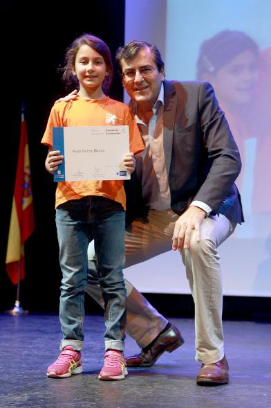 Gala del Deporte 2016 - Un premiado con el concejal.