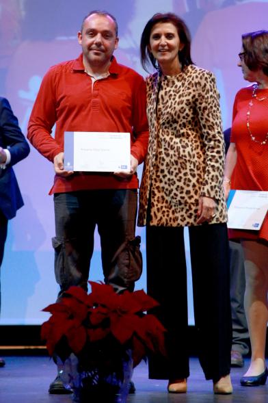 Gala del Deporte 2016 - Un premiado con el concejal.