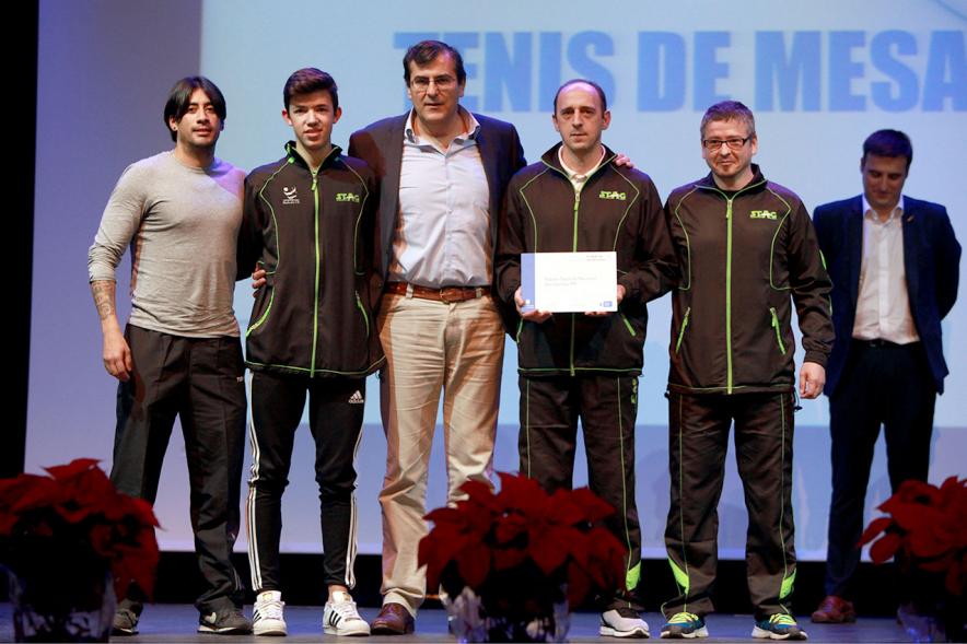 Gala del Deporte 2016 - Los  premiados con las autoridades.