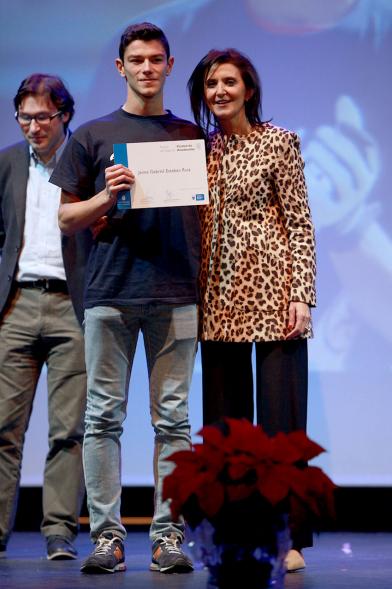 Gala del Deporte 2016 - Un premiado con el concejal.