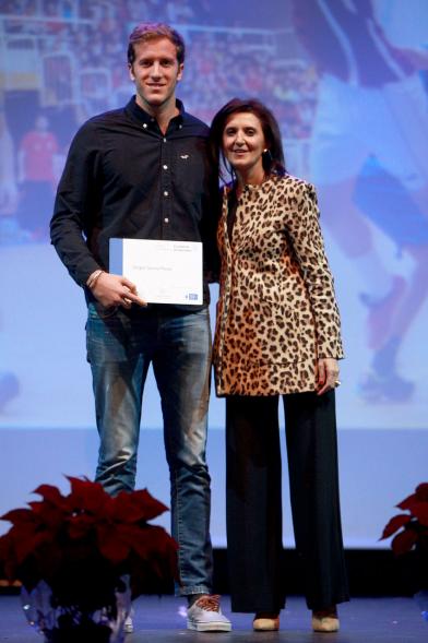 Gala del Deporte 2016 - Un premiado con el concejal.