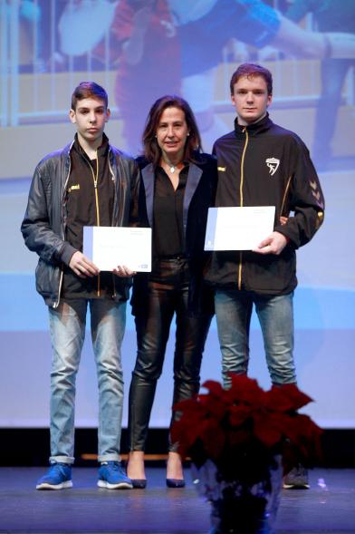 Gala del Deporte 2016 -  Dos premiados con el concejal.