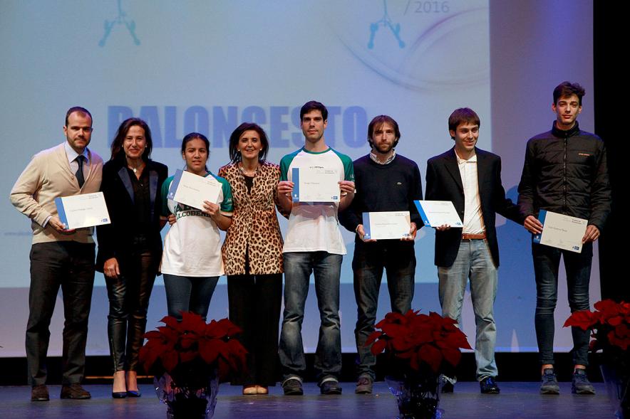 Gala del Deporte 2016 -  Los  premiados con las autoridades.