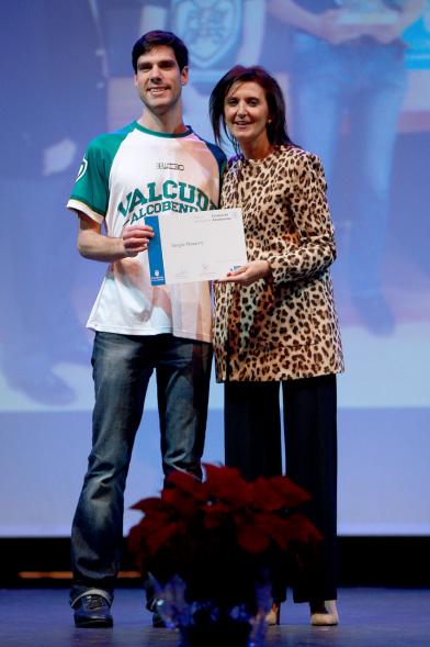 Gala del Deporte 2016 - Un premiado con el concejal.