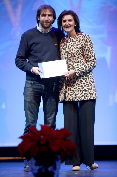 Gala del Deporte 2016 -  Un premiado con el concejal.