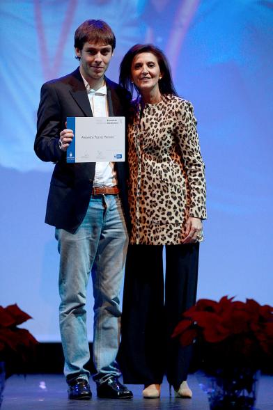 Gala del Deporte 2016 -  Un premiado con el concejal.