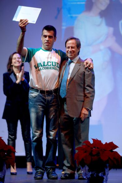 Gala del Deporte 2016 -  Dos premiados con el concejal.