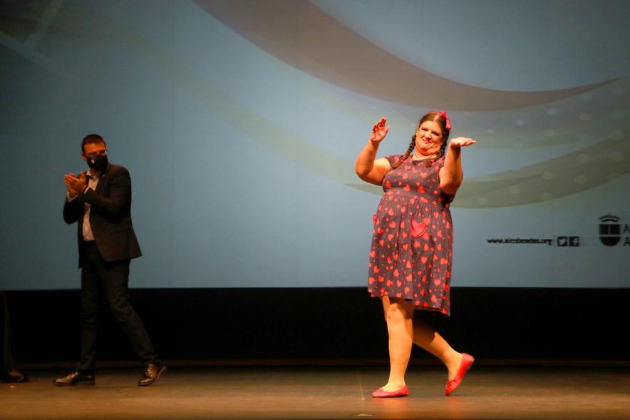 Gala del Deporte 2020 - Imagen de un momento de la actuación de una cómica.