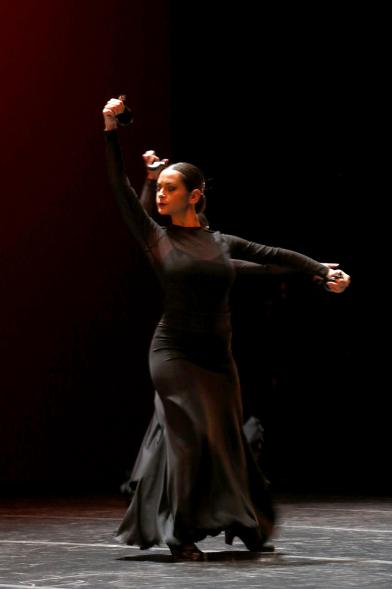 Gala APAMA 2019 - Primer plano de una coreografía  individual flamenca..