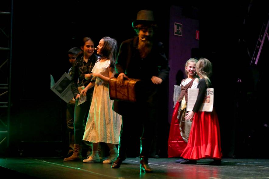 Niños en la actuación de la Gala Solidaria Infancia.