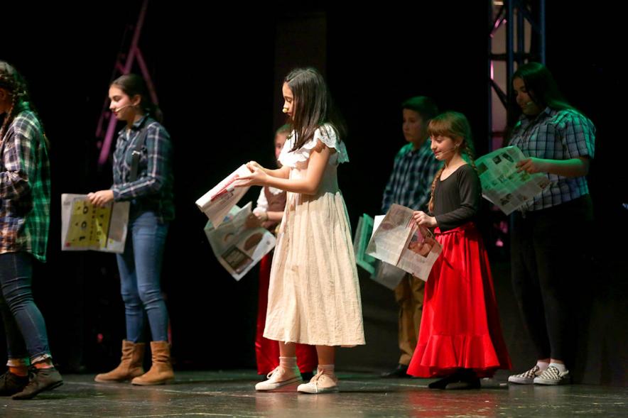 Niños actores en la obra ¿Quién venció a Goliat?