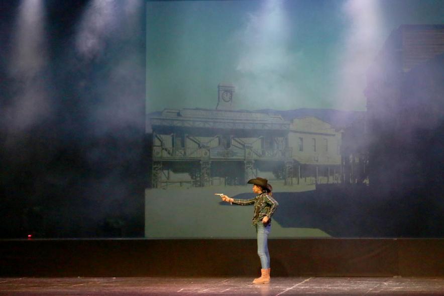 Niño en la actuación de la Gala Solidaria Infancia.